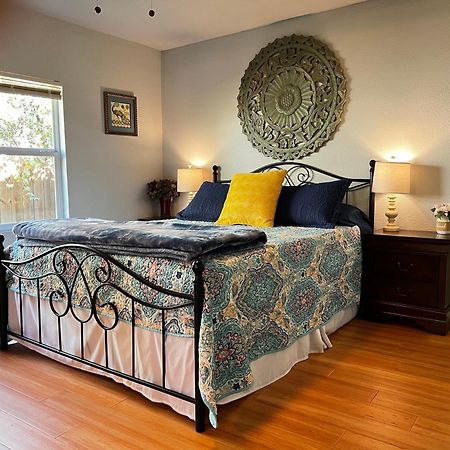Boho Bliss- Cozy Private Room 2 Miles From Alamodome! San Antonio Exteriér fotografie